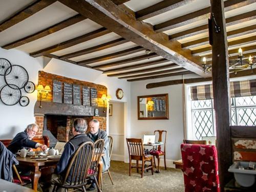 The White Horse Inn 아이 외부 사진